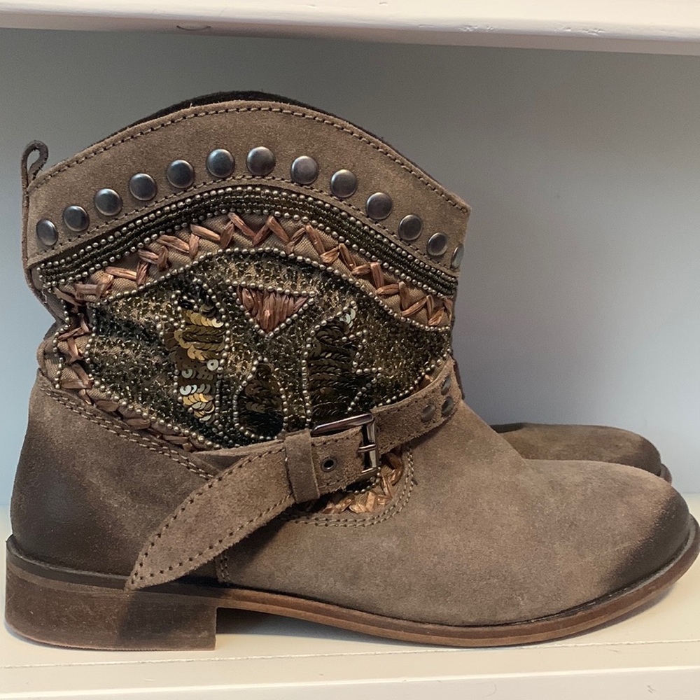 Naughty monkey suede leather boots with stunning detailed beadwork- size 9